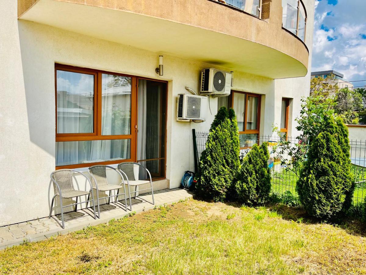 Apartamento Apartament Rose Garden Bucarest Exterior foto